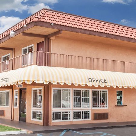 Days Inn By Wyndham Barstow Esterno foto