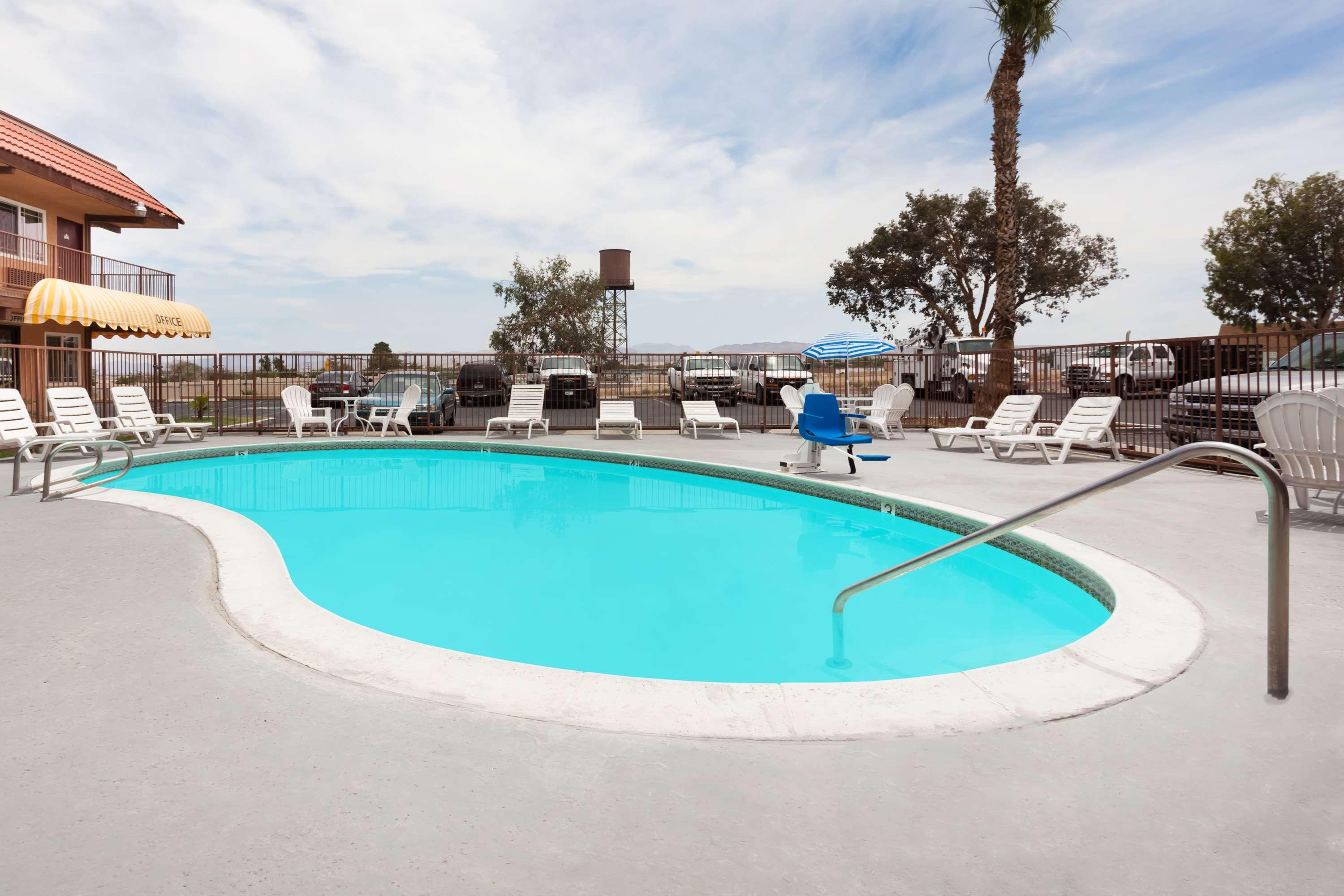 Days Inn By Wyndham Barstow Esterno foto