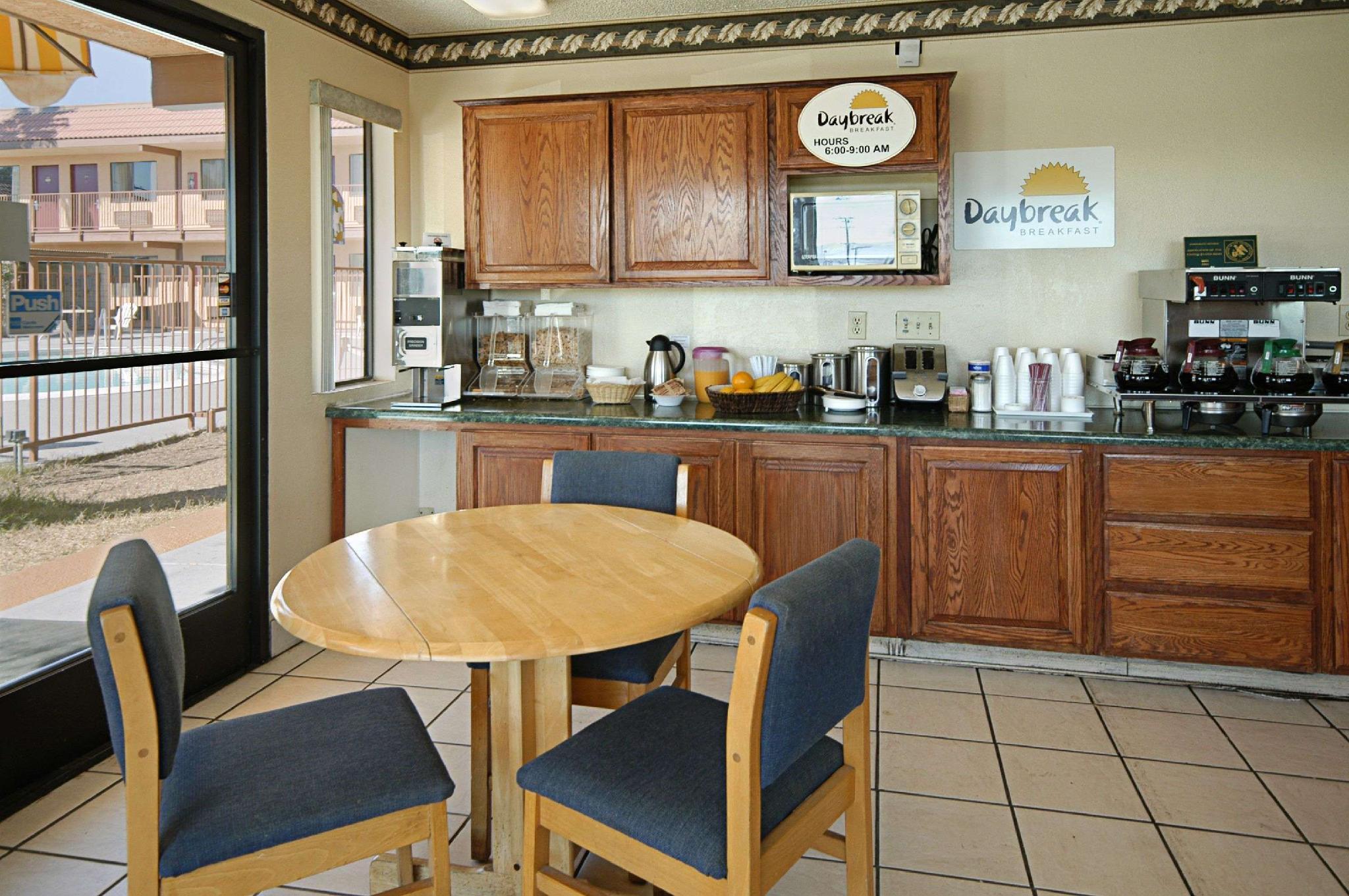 Days Inn By Wyndham Barstow Esterno foto