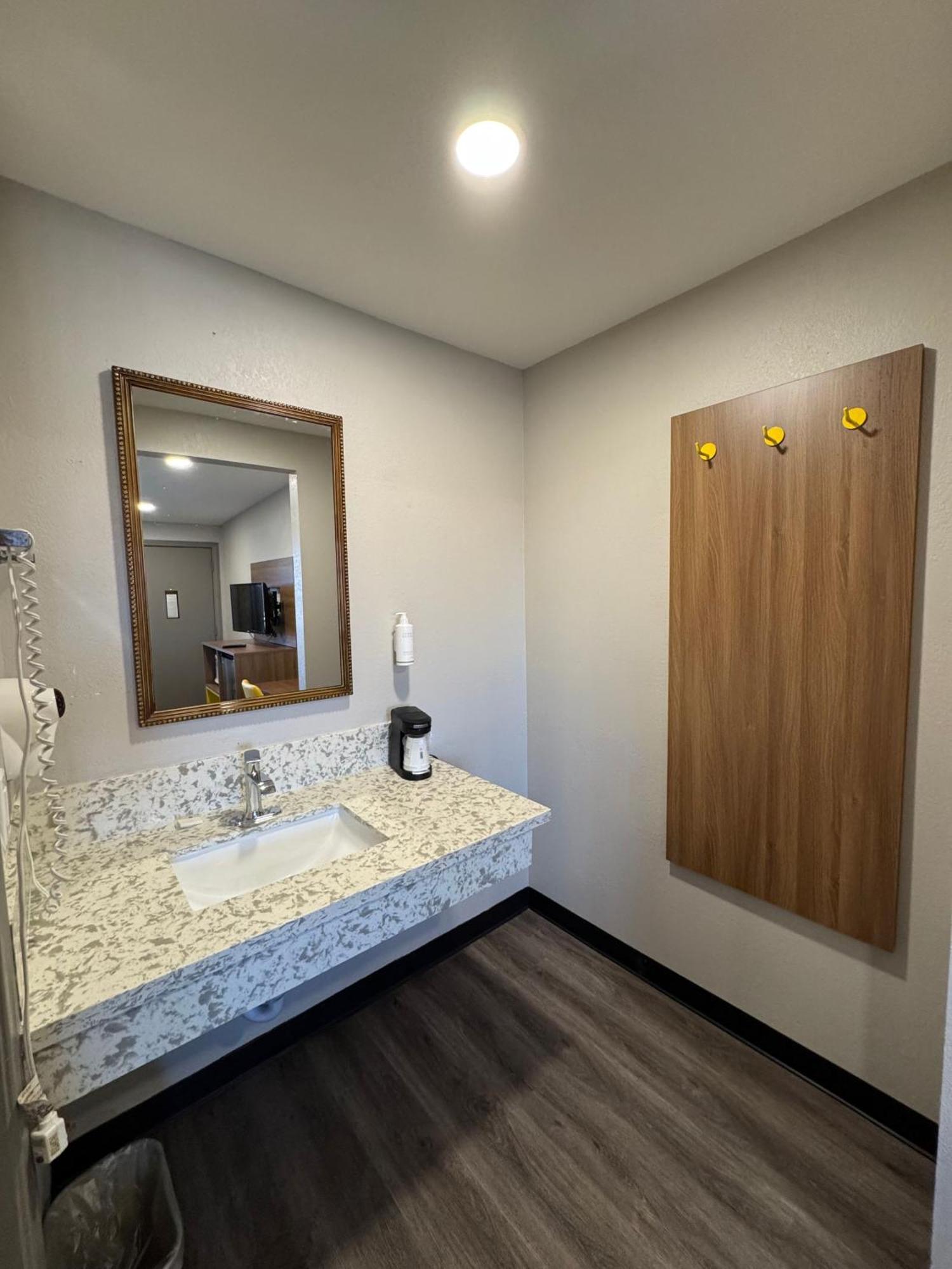 Days Inn By Wyndham Barstow Esterno foto